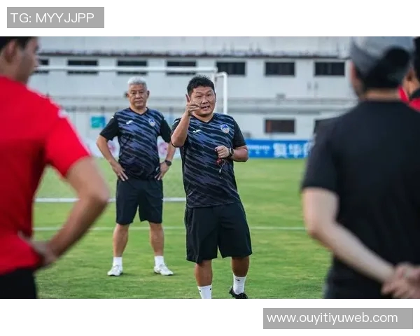 铜梁龙坚持土帅战略刘建业执教能力备受认可 铜梁龙坚持土帅战略刘建业执教能力备受认可