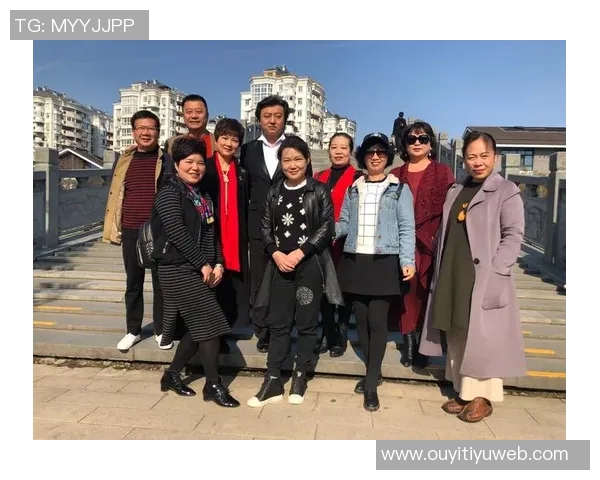 国安球迷齐聚苏州火车站歌声响彻助威气氛热烈