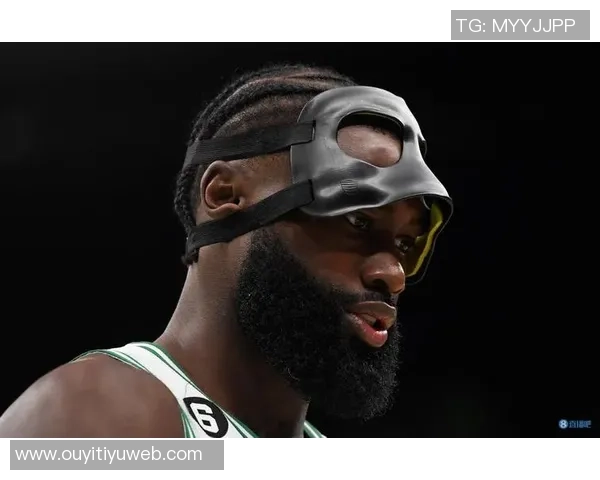 揭幕战主场对决76人杰伦布朗因左腿筋拉伤出战存疑 揭幕战主场对决76人杰伦布朗因左腿筋拉伤出战存疑