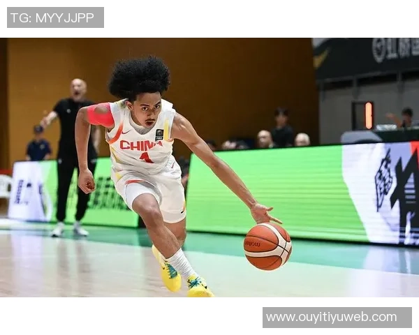 只管打球好看三球表现抢眼却三分失准成比赛遗憾 只管打球好看三球表现抢眼却三分失准成比赛遗憾